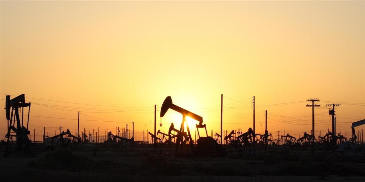 Ceny ropy pokračujú v poklese, cena Brentu sa priblížila k úrovni 38 USD