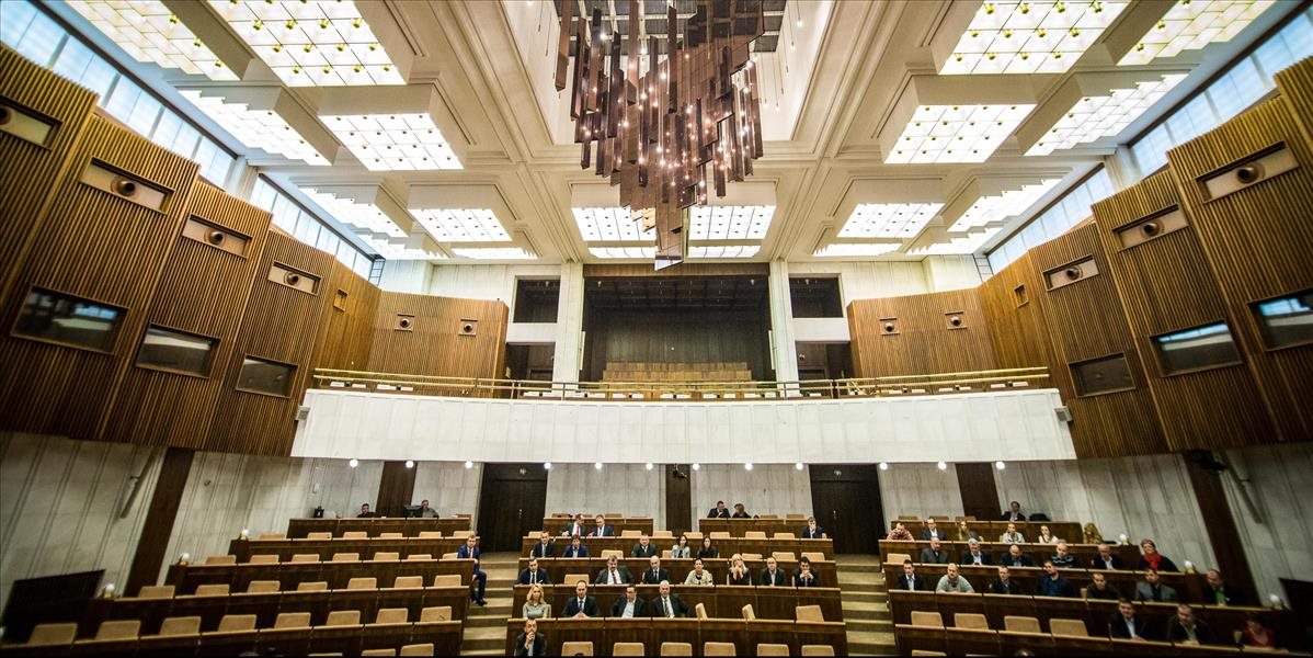 Parlamentná schôdza venovaná vládnemu programu sa má začať 19. apríla