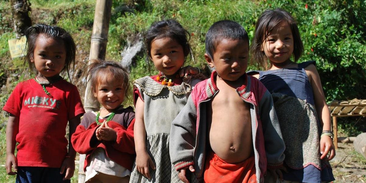 Nepál preverí správy o obchodovaní s deťmi v zemetrasením postihnutých regiónoch