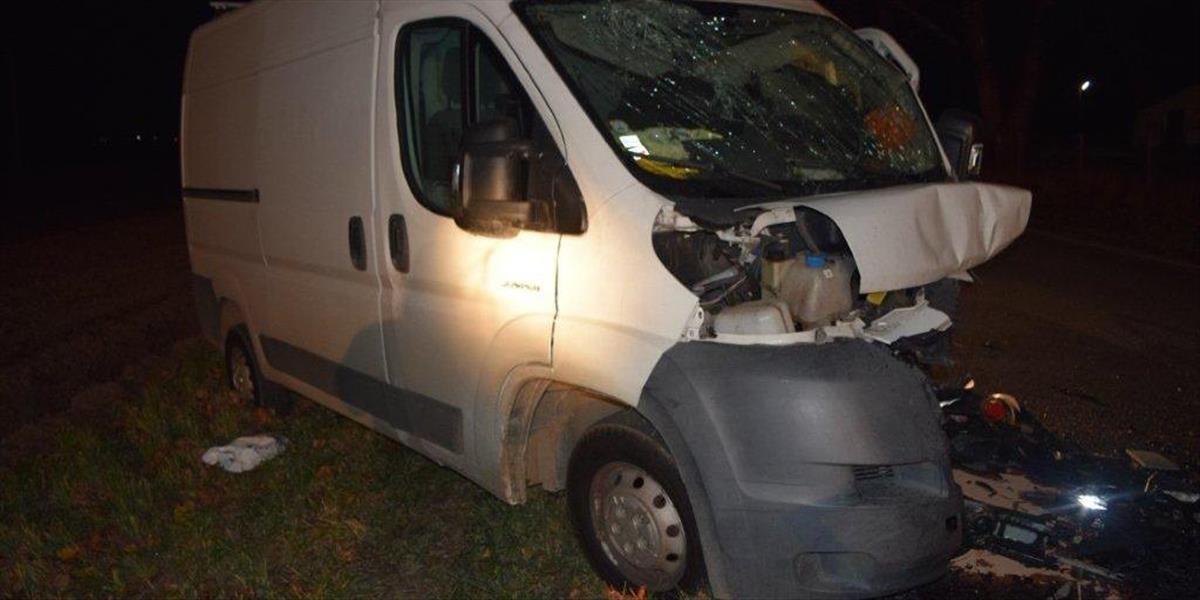 Dve osoby utrpeli zranenia pri zrážke auta s dodávkou neďaleko obce Breziny