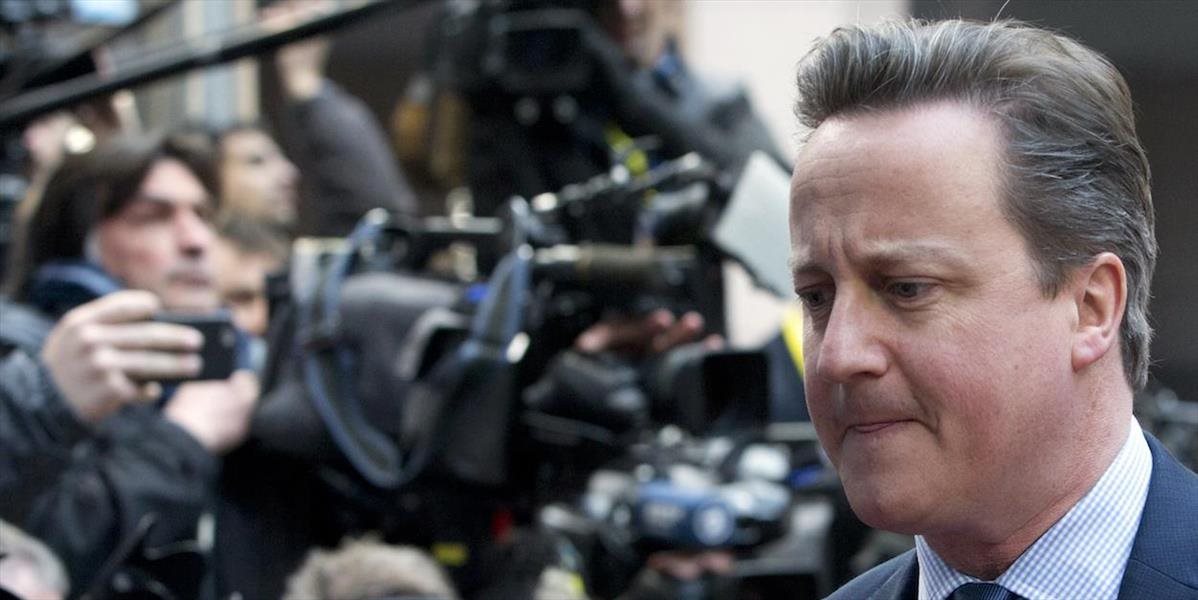 Cameron priznal, že v minulosti vlastnil podiel v offshorovom truste