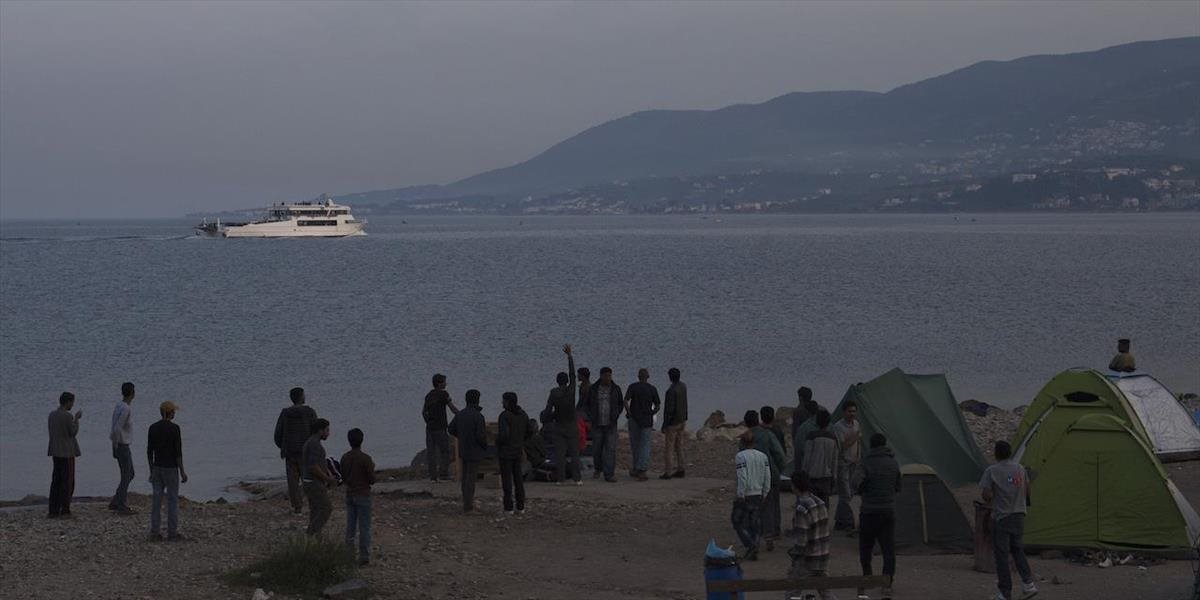 Z Lesbosu vyplávala ďalšia loď s migrantmi smerujúca do Turecka