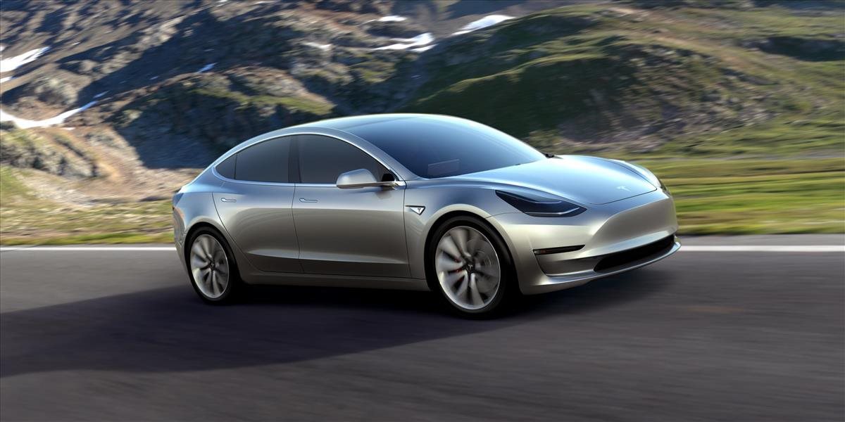 Tesla už eviduje vyše 325-tisíc objednávok na Model 3