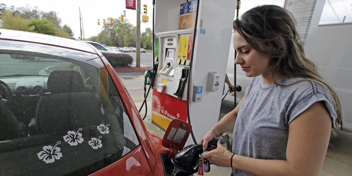 Ceny benzínov v 13. týždni stúpli, ceny LPG a nafty sa znížili