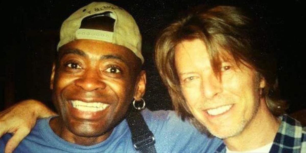 Zomrel bubeník Dennis Davis, ktorý hrával s Davidom Bowiem a Iggym Popom