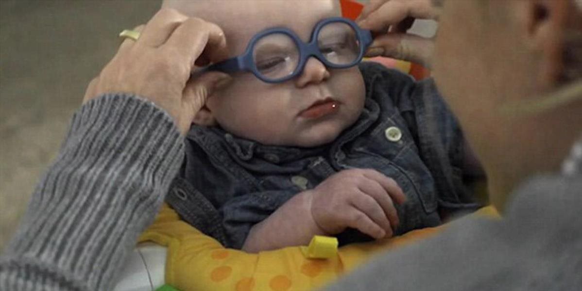 Srdcervúce VIDEO Takto reagovalo takmer slepé bábätko, keď prvýkrát uvidelo svoju mamu