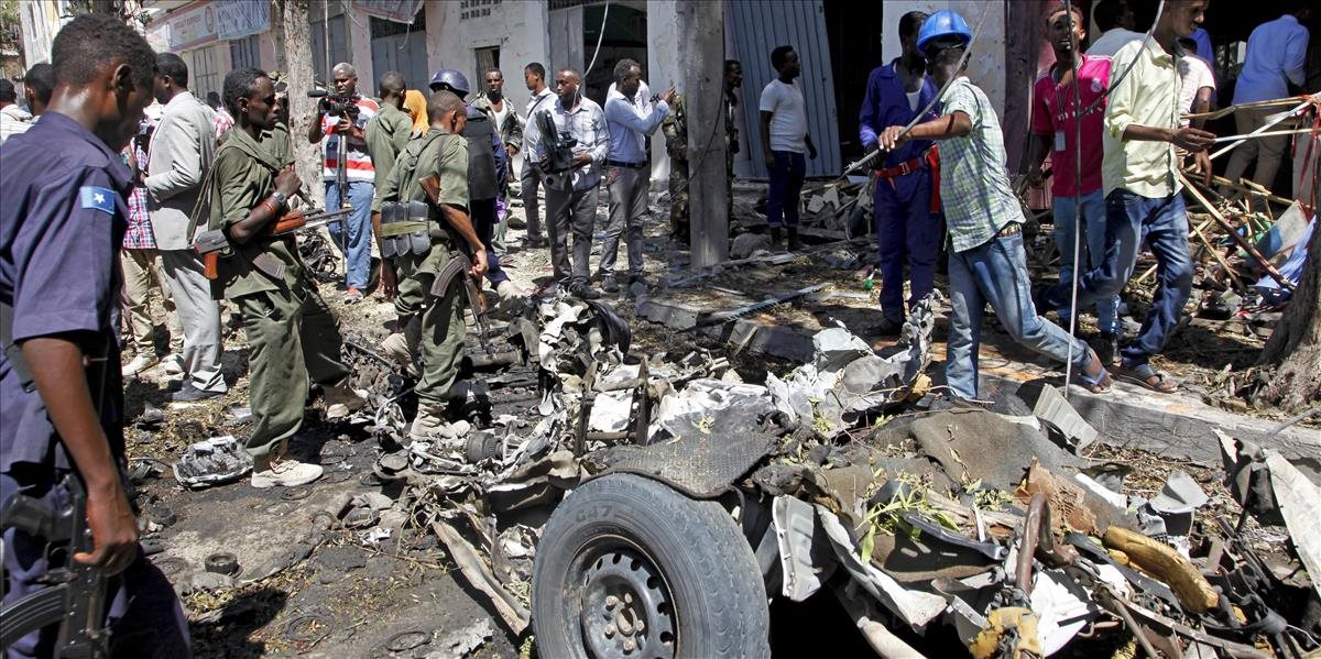 FOTO Samovražedný útočník v Somálsku zabíjal pri vládnom komplexe, zahynulo najmenej pať ľudí