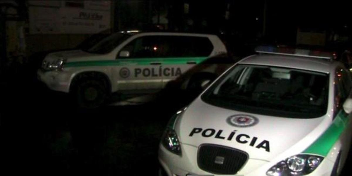 Polícia našla v Maďarsku štyri ukradnuté vozidlá, po zlodejoch pátra