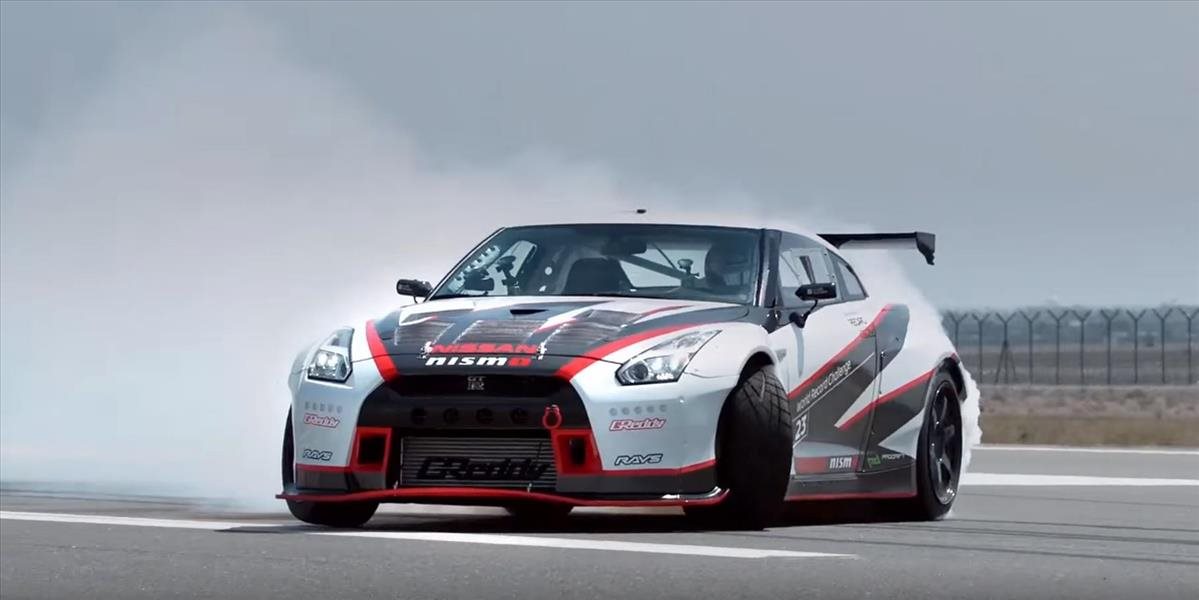 VIDEO Extrémny drift Nissanu GT-R v rýchlosti takmer 305 km/h!