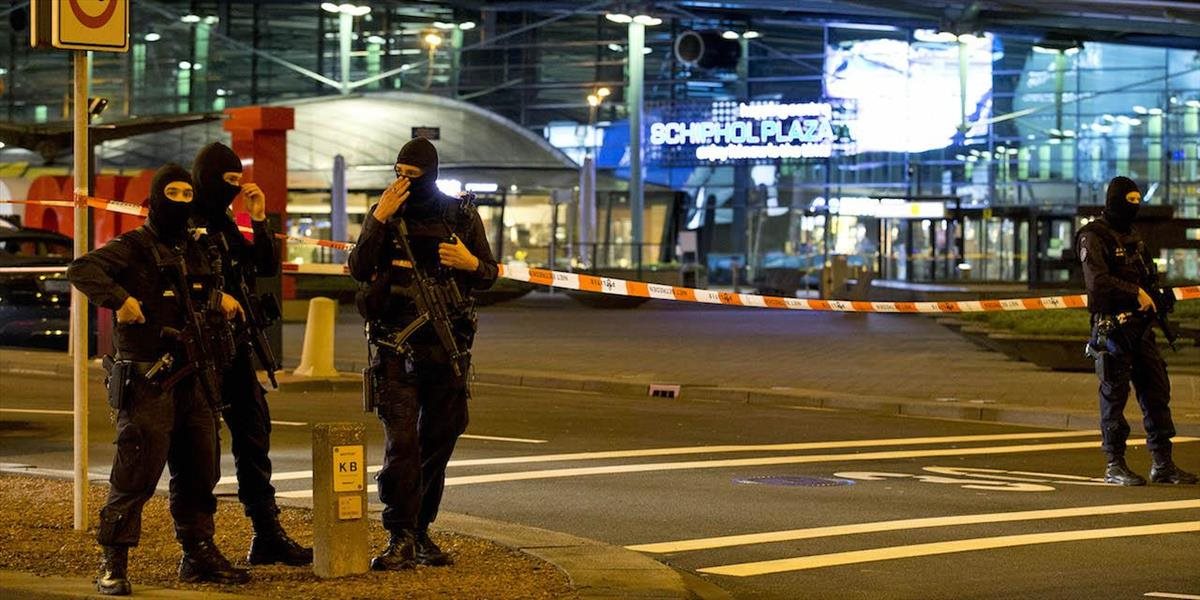 FOTO a VIDEO Podozrenie na teroristický útok v Amsterdame: Letisko zažilo kolaps!