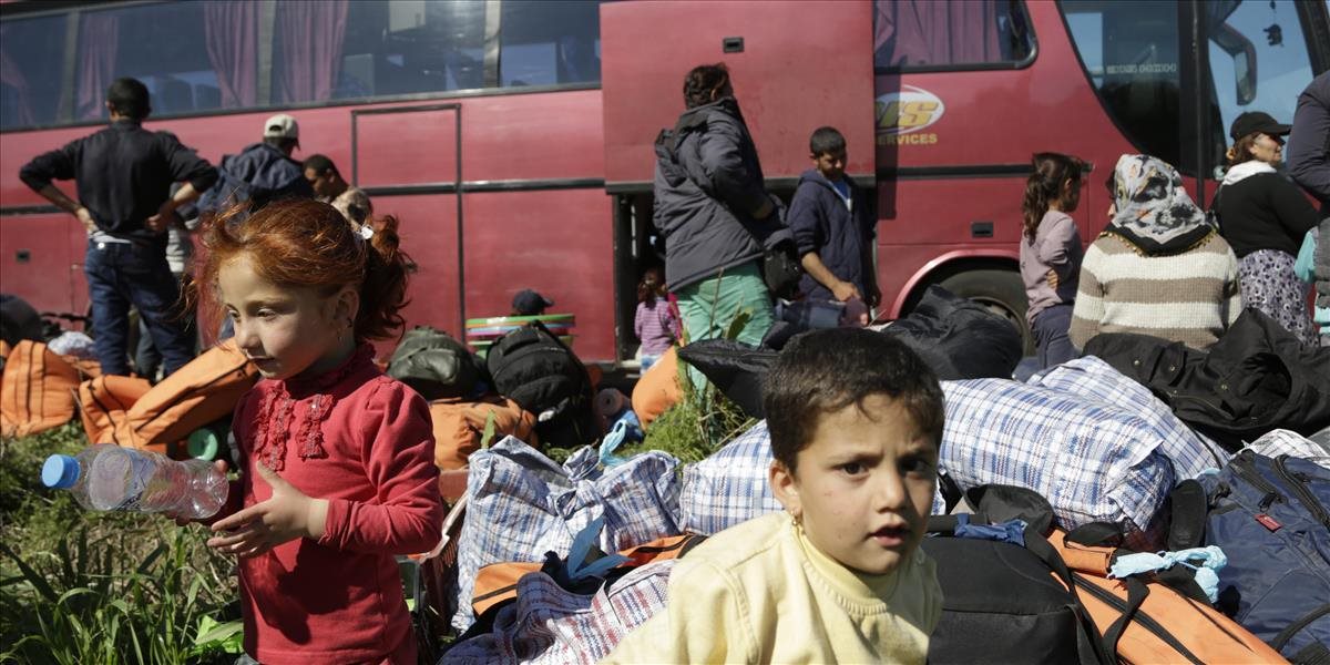 Grécko začalo evakuovať veľký utečenecký tábor Idomeni