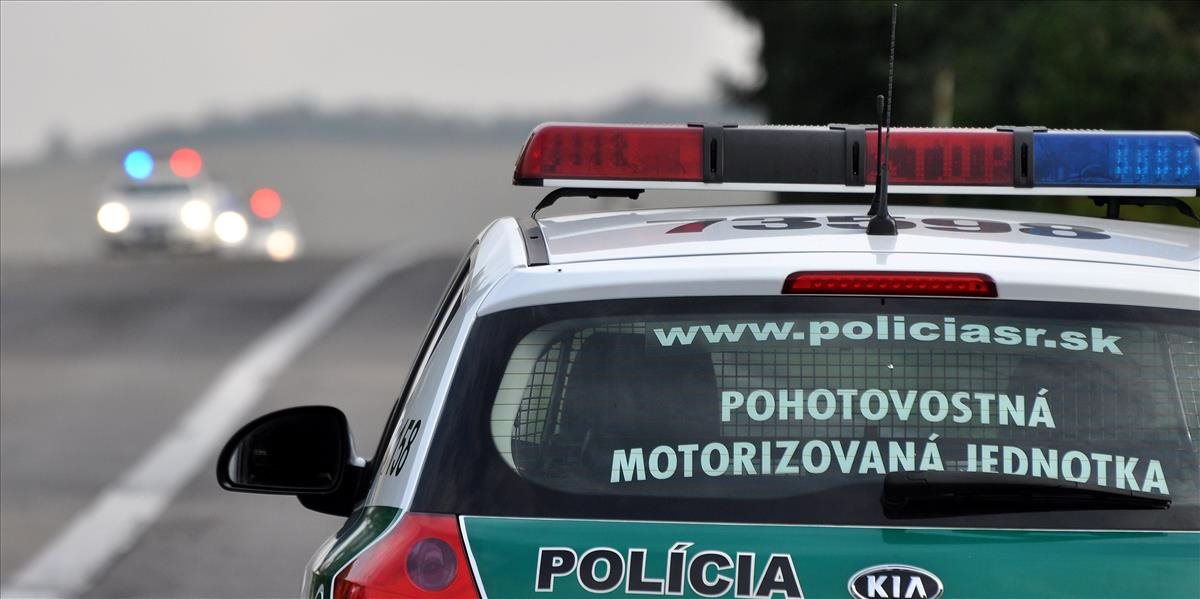 Rýchla a riskantná jazda mladíka v Bratislave sa skončila nehodou