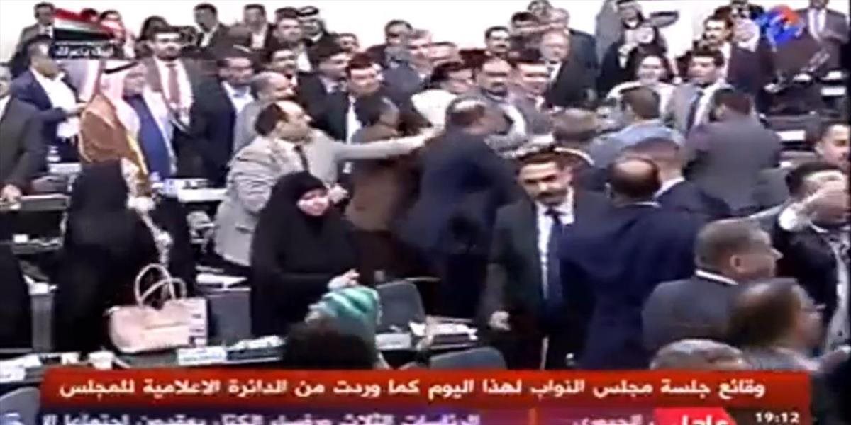 VIDEO Bitka v irackom parlamente po odloženom hlasovaní o novom zložení vlády
