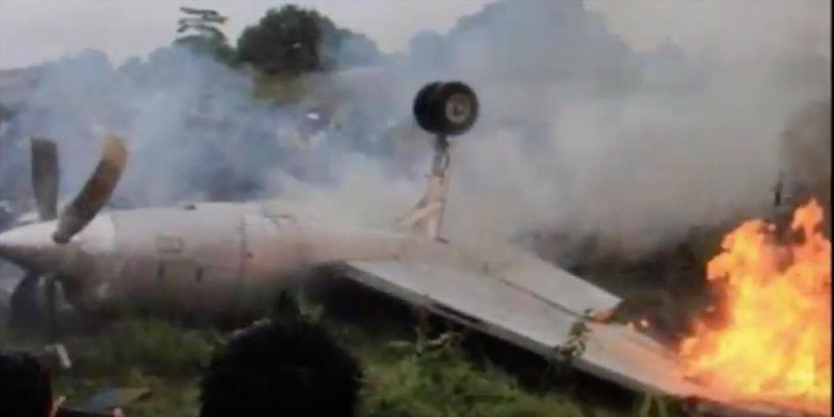 Na Papue-Novej Guinei sa zrútilo lietadlo: Hlásia 12 mŕtvych