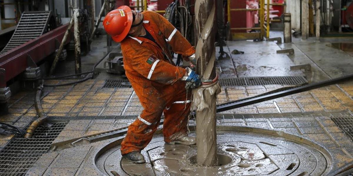 Rusko odhaduje priemerné ropy v tomto roku na 40 USD za barel