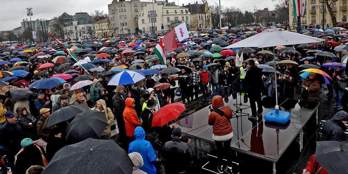 Maďarskí učitelia budú štrajkovať, ostatných vyzvali prerušiť prácu na 5 minút