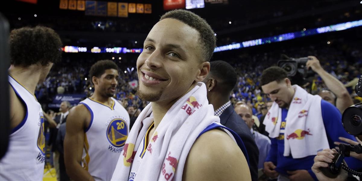 NBA: Curry prvý aj so 400 trojkami v základnej časti