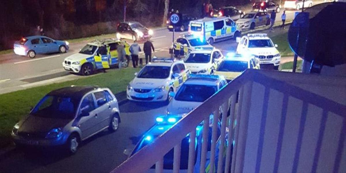 VIDEO Brutálny útok v Sheffielde: Muž sekerou vážne zranil päť policajtov