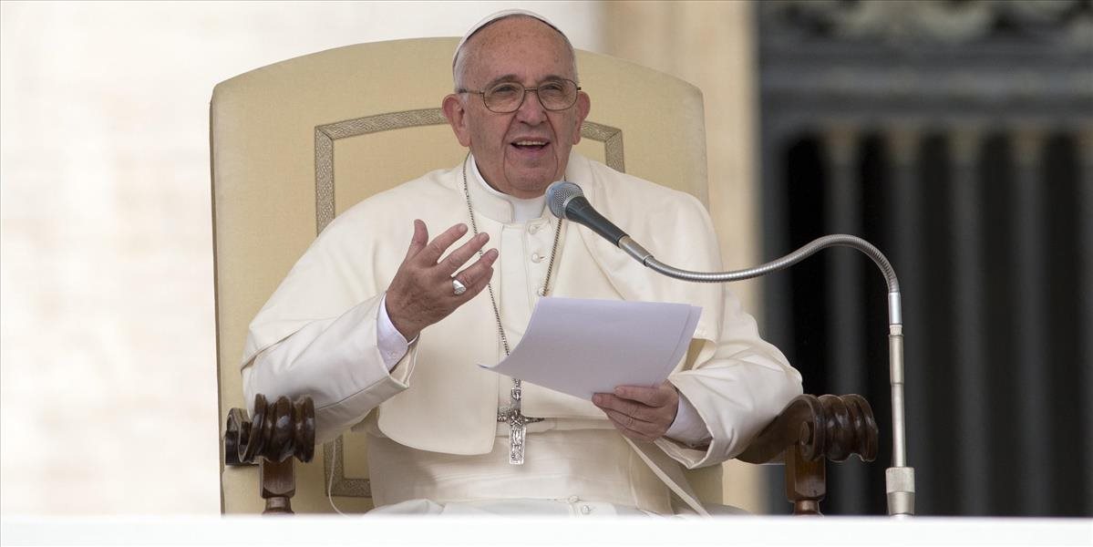 Pápež bude na Lesbose obedovať so sýrskymi utečencami