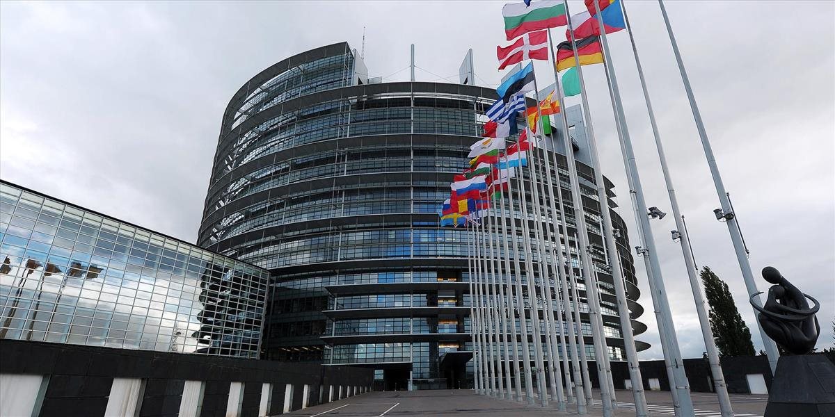 U vodičov Európskeho parlamentu sa našiel propagandistický materiál IS