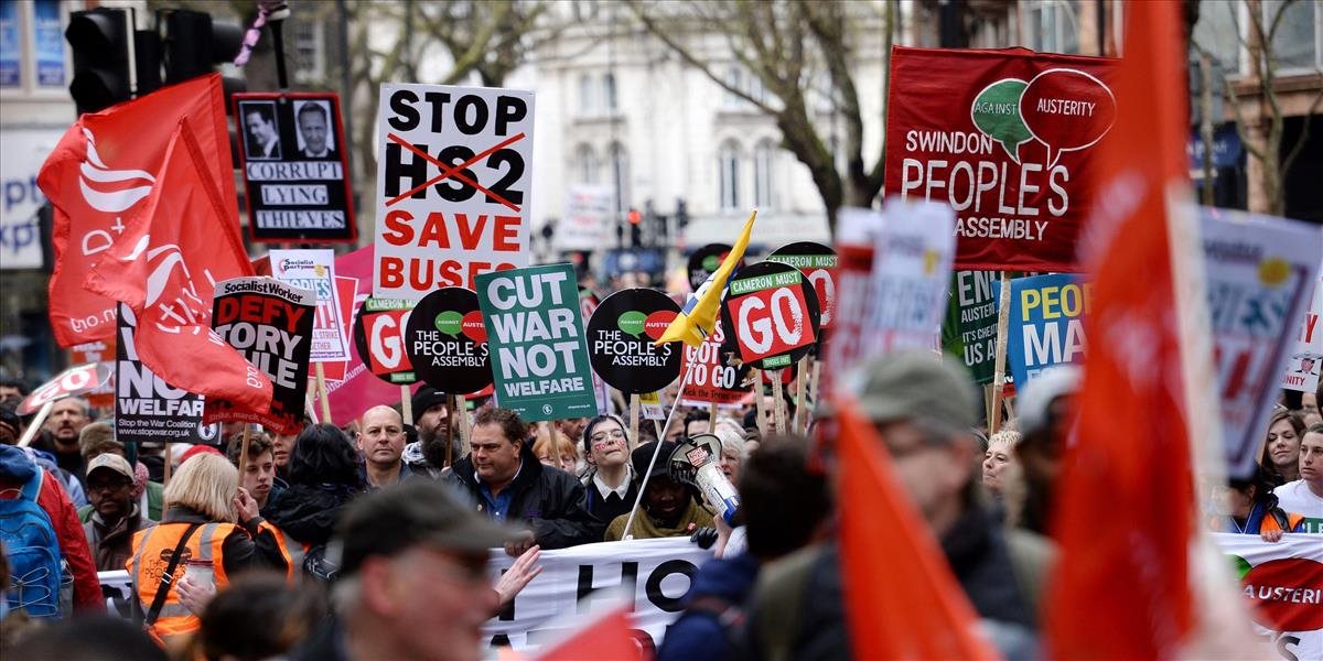VIDEO Na proteste voči úsporným opatreniam sa v Londýne zišlo 150.000 ľudí