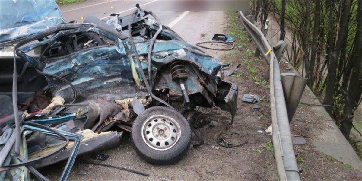 Tragédia pri Žiline: Nočnú zrážku dvoch osobných áut neprežil 35-ročný vodič!