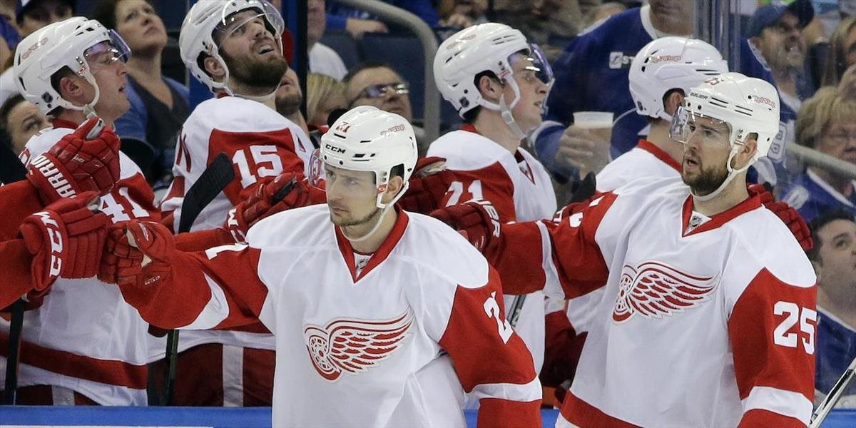 NHL: Tatar asistoval a Detroit zvíťazil, Chicago prehralo
