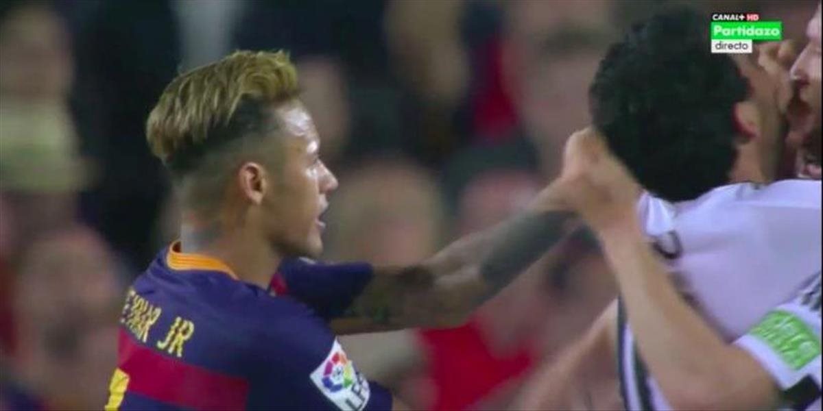 VIDEO Neymarova zbabelá facka oslavujúcemu Barragánovi z Valencie
