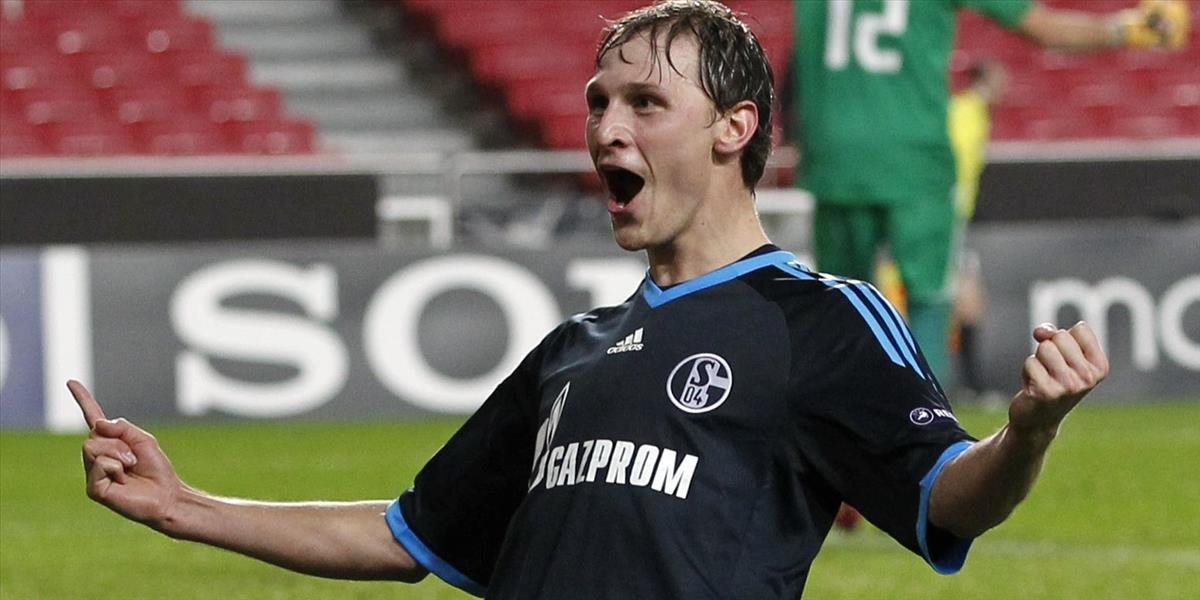 Kapitán Höwedes sa po zranení opäť zapojil do tréningu Schalke
