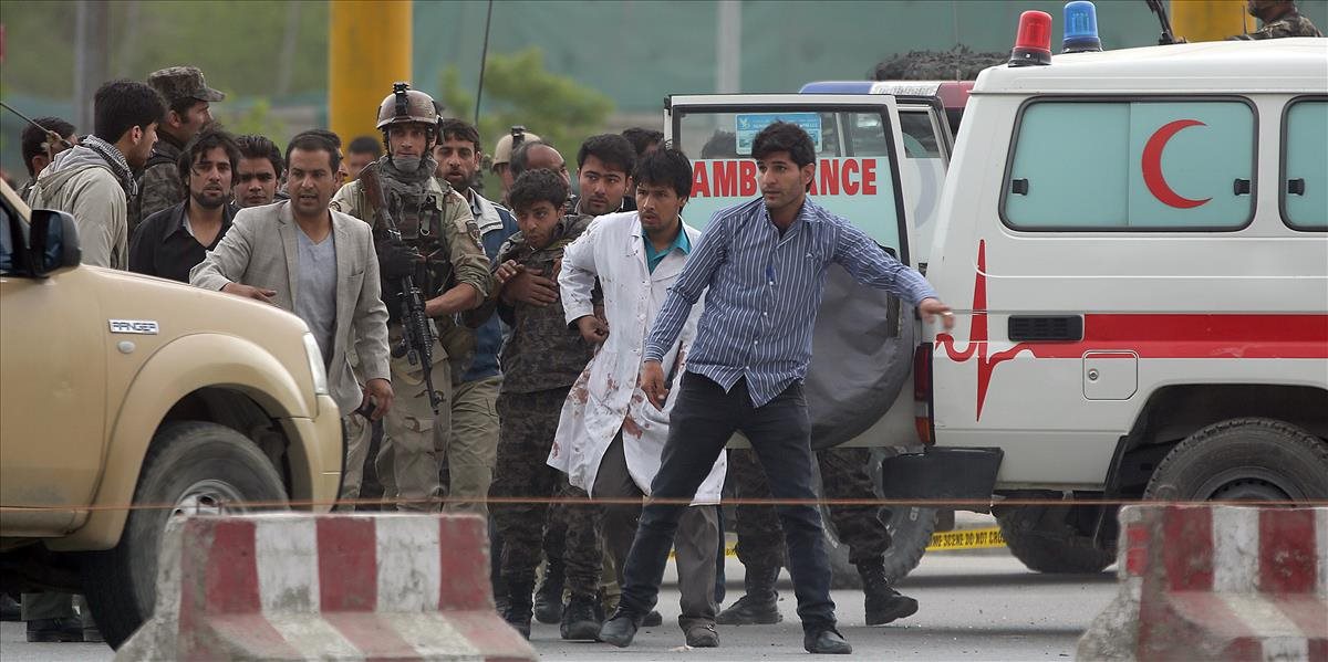 Počet obetí utorkového výbuchu v Kábule stúpol na 64, zranenia utrpeli stovky ľudí