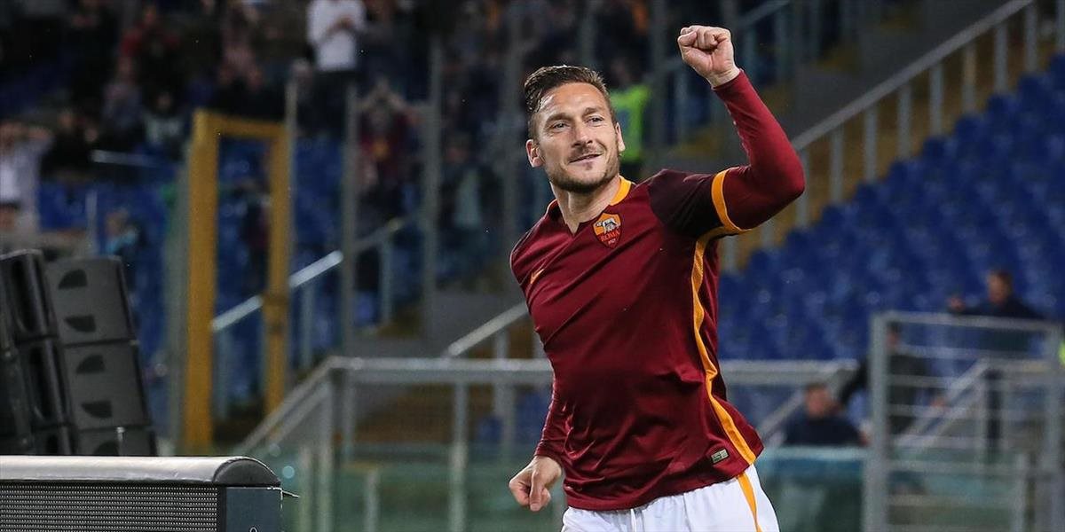 Velikán Totti dvoma gólmi za tri minúty zariadil výhru AS Rím