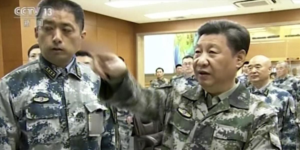 Čínsky prezident Si Ťin-pching prevzal novú vrcholovú funkciu v armáde