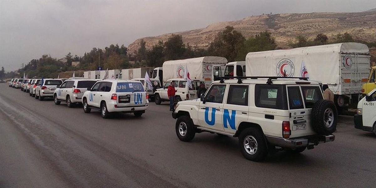 Najväčší humanitárny konvoj od začiatku konfliktu vstúpil do sýrskeho mesta Rastán