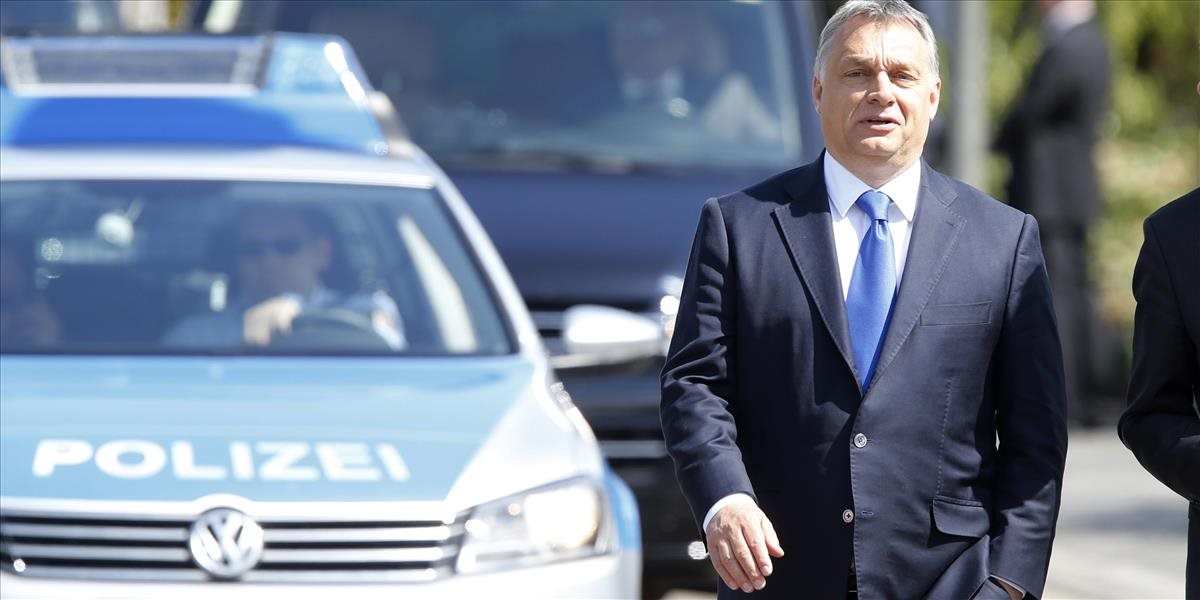 Orbán: Brusel a maďarských socialistov treba zastaviť; chcú doviesť milióny ľudí