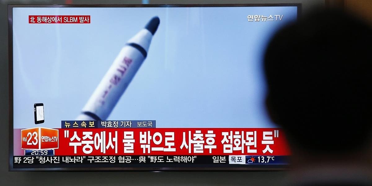 Severná Kórea ohlásila "úspešnú" skúšku balistickej rakety