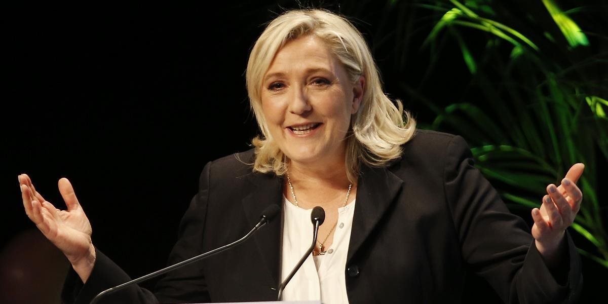 Zástancovia brexitu vyzývajú Le Penovú, aby do Británie nechodila