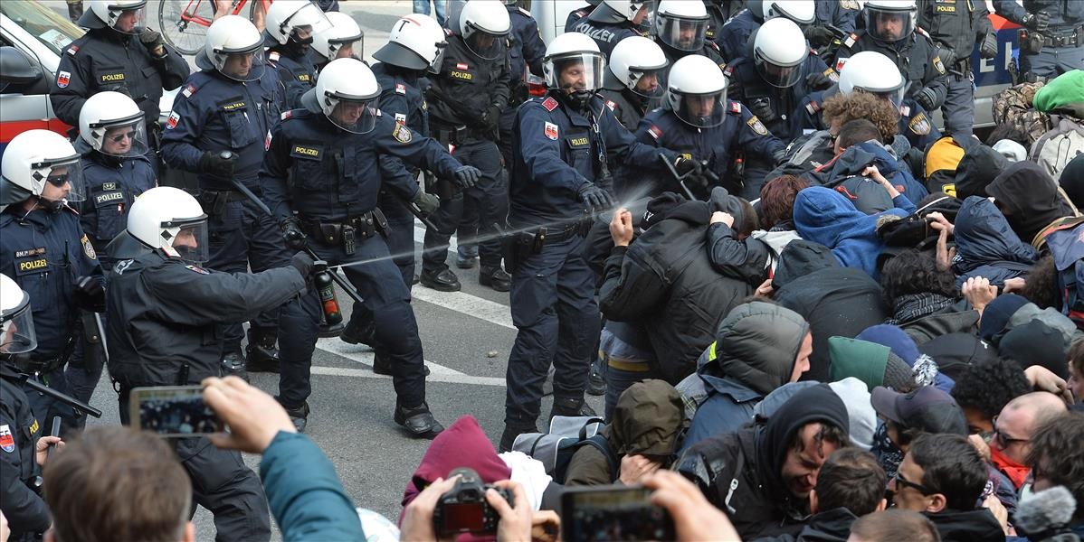 Rakúska polícia zakročila proti talianskym demonštrantom na Brennerskom priesmyku