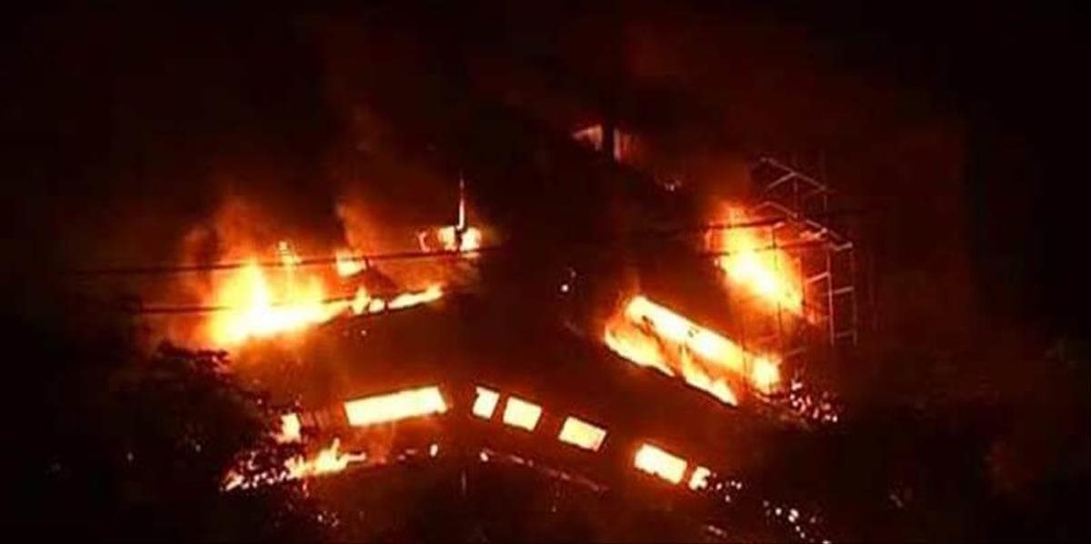 FOTO a VIDEO Rozsiahly požiar v hlavnom meste Indie: Úplne zničené Národné prírodovedné múzeum