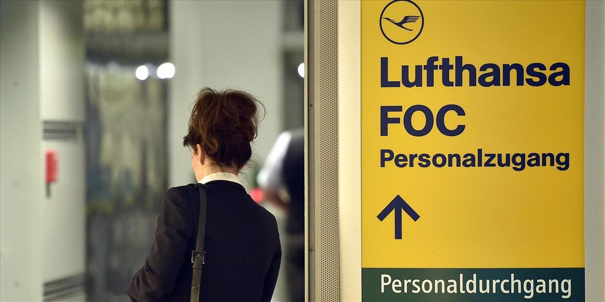 Lufthansa pre štrajk zrušila 895 letov plánovaných na stredu