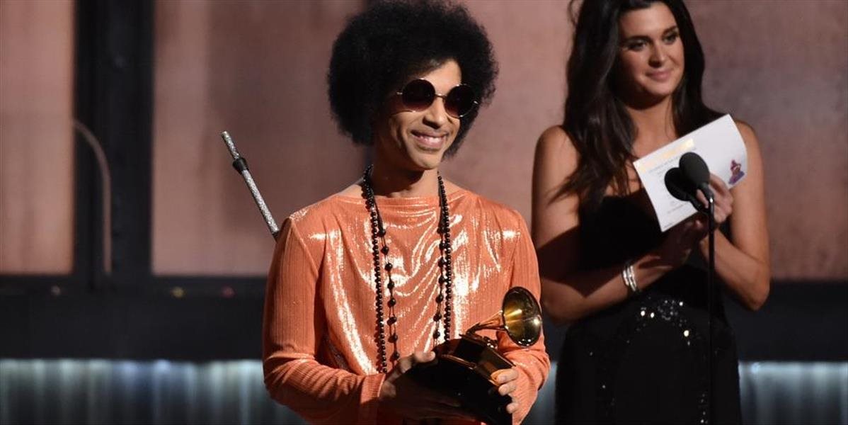 Spevák Prince nezanechal poslednú vôľu, tvrdí jeho sestra