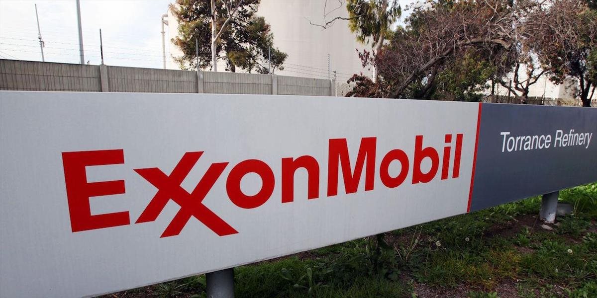 Koncern Exxon Mobil prišiel pre nízke ceny ropy o špičkový rating AAA