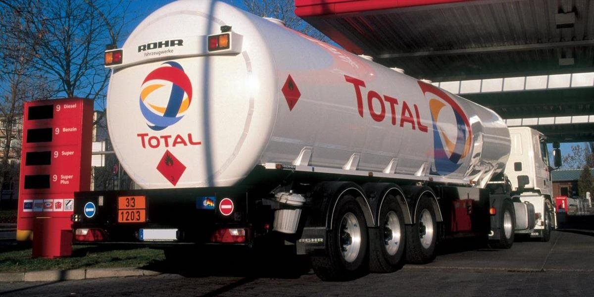 Nízke ceny ropy stlačili kvartálny zisk francúzskej firmy Total o 40 %
