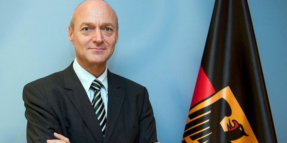 Šéf nemeckej tajnej služby BND Gerhard Schindler odstupuje z funkcie
