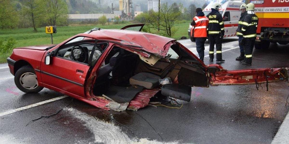 Autentické VIDEO z tragicnej nehody pri Zvolene: Pri zrážke kamióna s osobným autom vyhasol mladý život