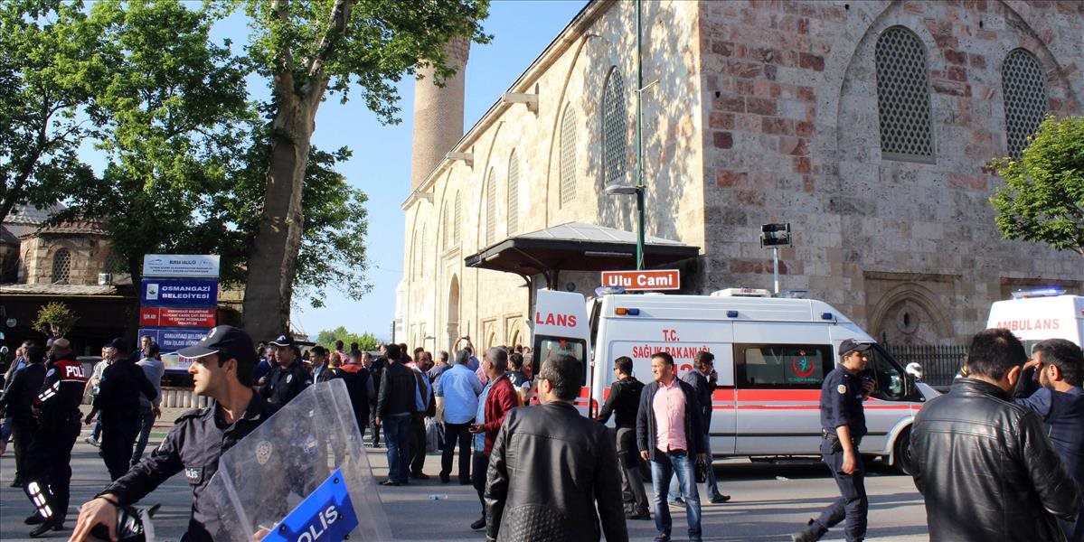FOTO Neďaleko mešity v tureckej Burse sa odpálila mladá atentátnička, zranilo sa najmenej desať ľudí