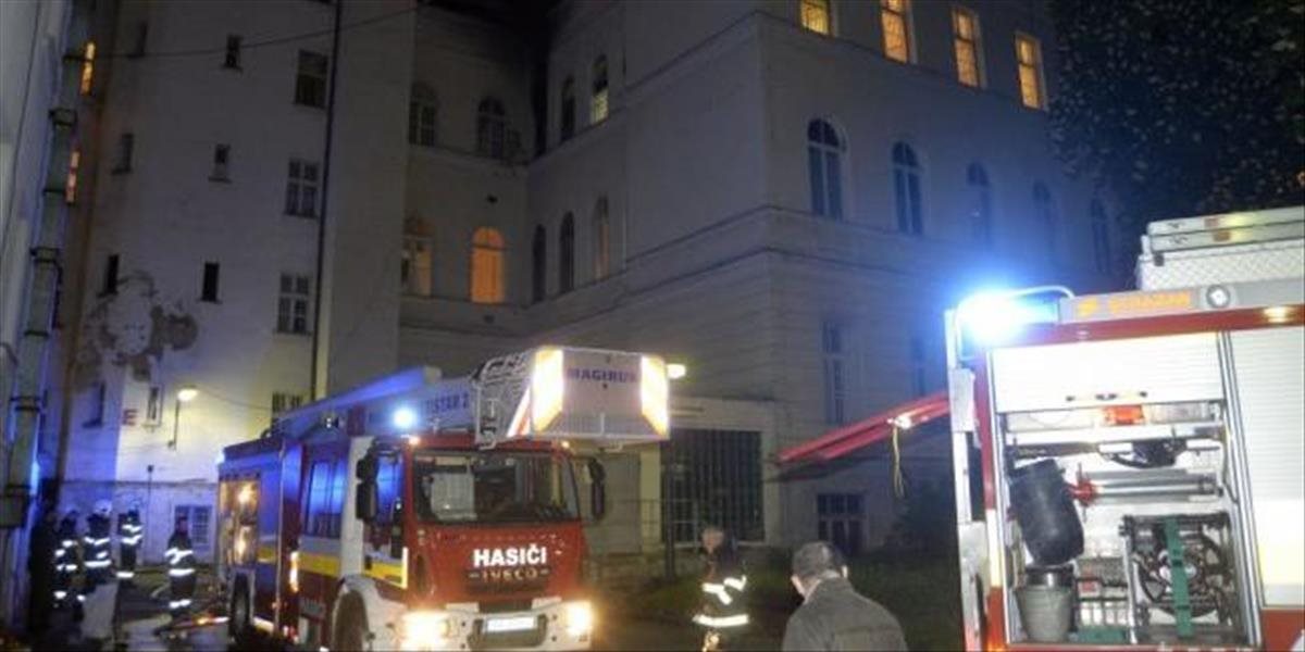 FOTO Požiar na Mickiewiczovej ulici v Bratislave: Hasiči evakuovali 100 ľudí