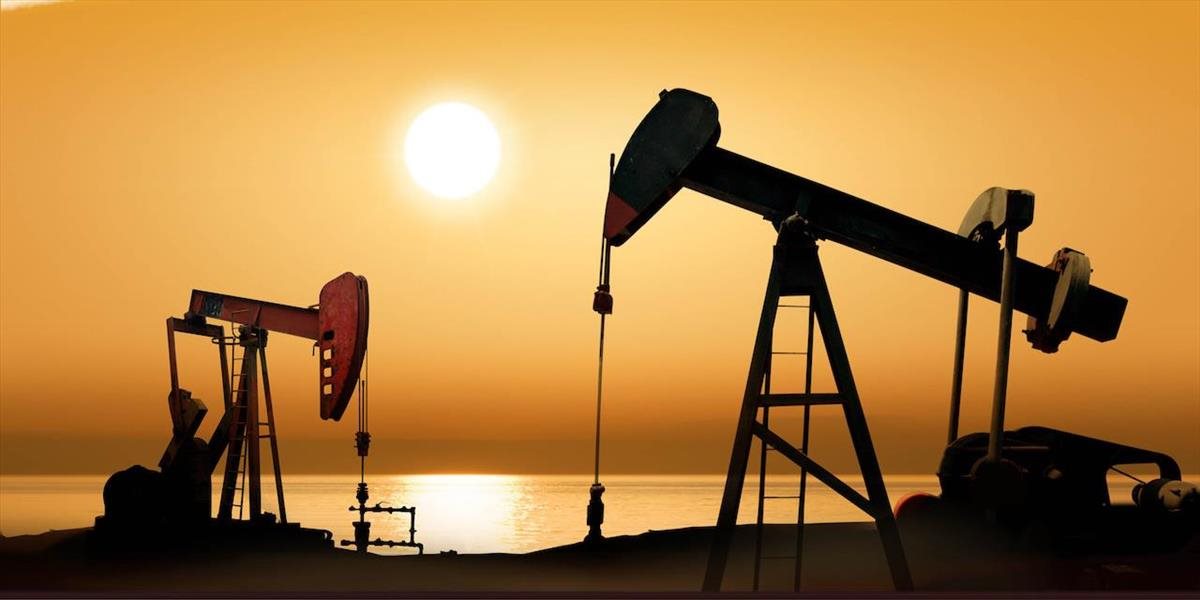 Obavy z rastu produkcie OPEC mierne zatlačili na ceny ropy