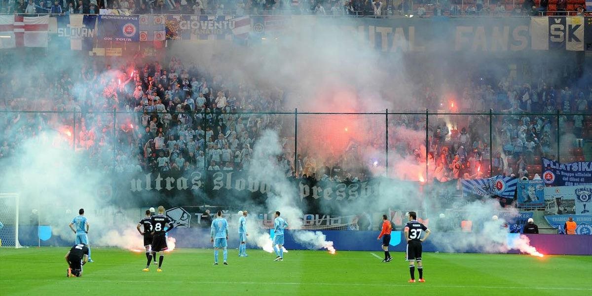 SC: City Arena v dyme, prerušili finále Slovan - Trenčín