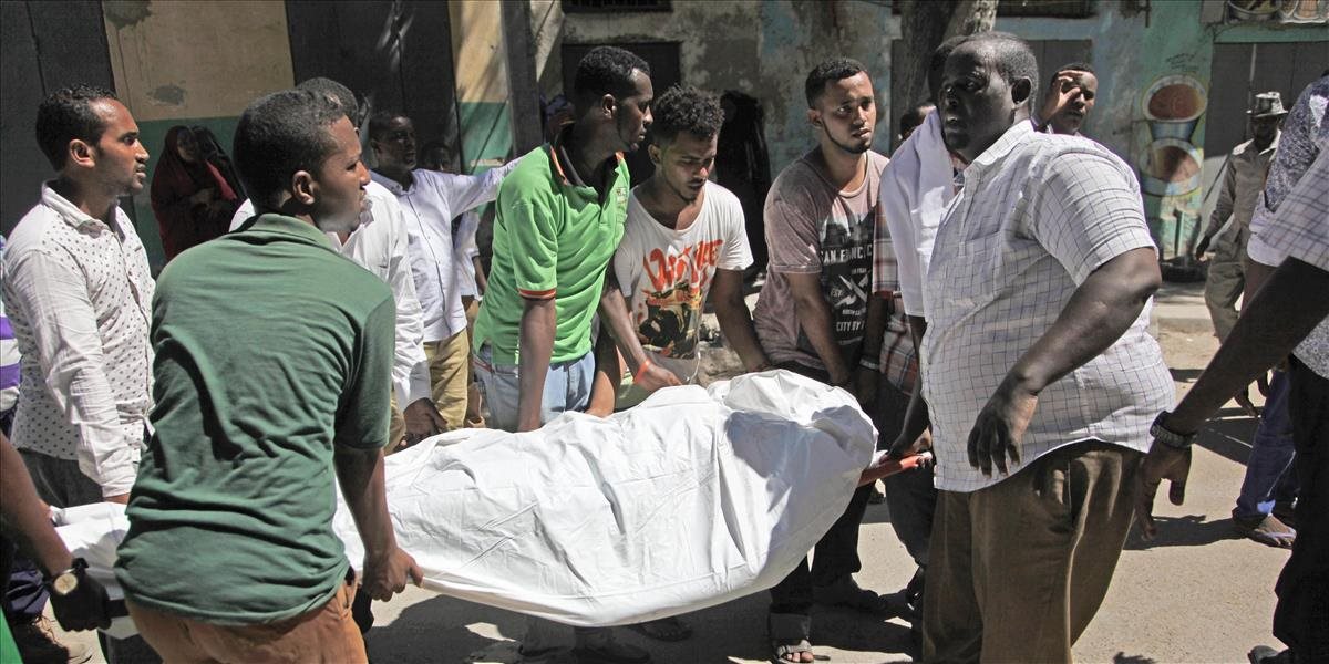 Pri zrútení mešity v somálskej metropole Mogadišo zahynulo najmenej 15 ľudí