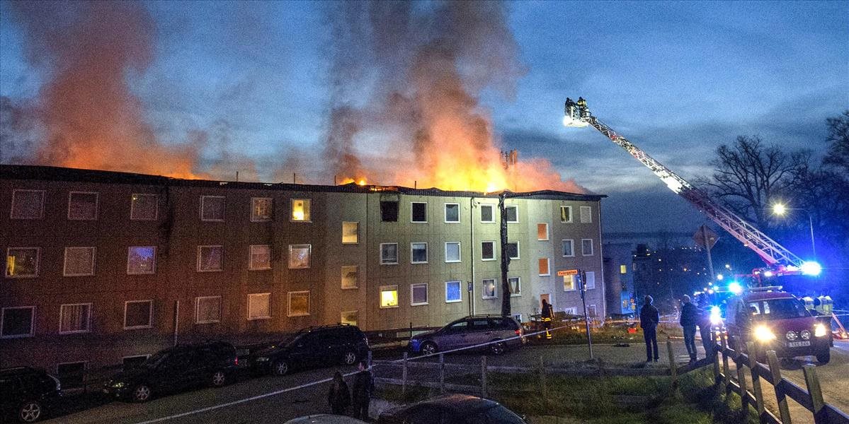 Obytnú budovu vo Švédsku pohltili plamene, evakuovali vyše 150 ľudí